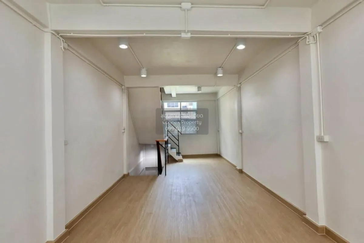 For Rent Townhome for rent, Sathon 11 , newly renovated , Yannawa