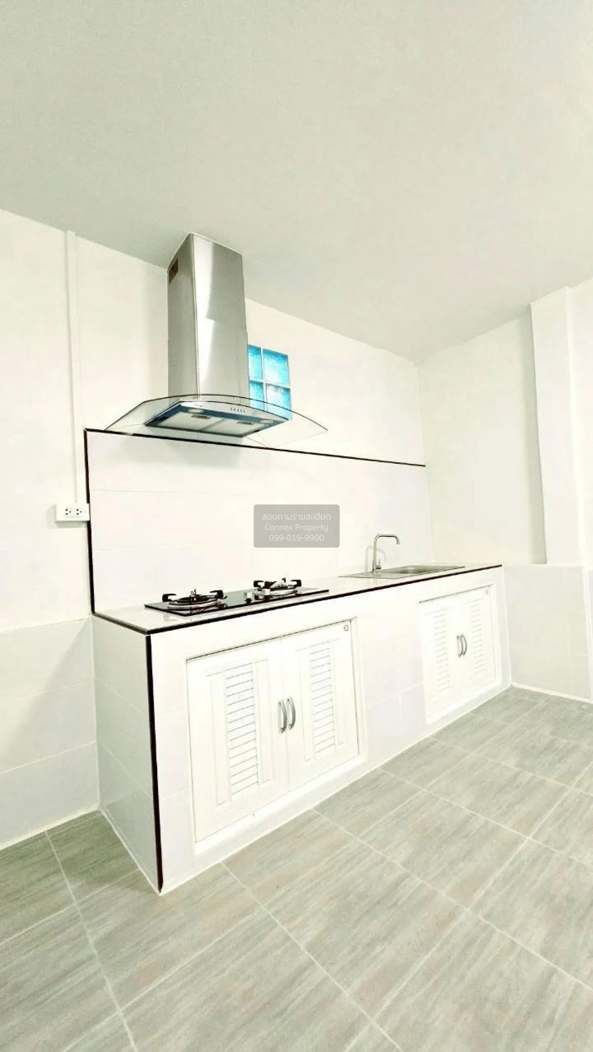 ขายบ้าน  หมู่บ้านฉัตรหลวง ราษฎร์อุทิศ 54 MRT-มีนบุร แสนแสบ เขต มี