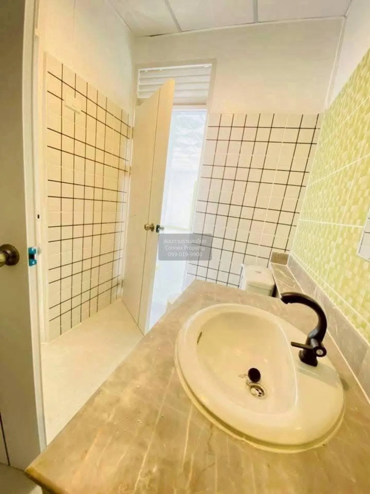 For Sale Townhouse/Townhome  , Baan Piya Wararom 3  , newly renov