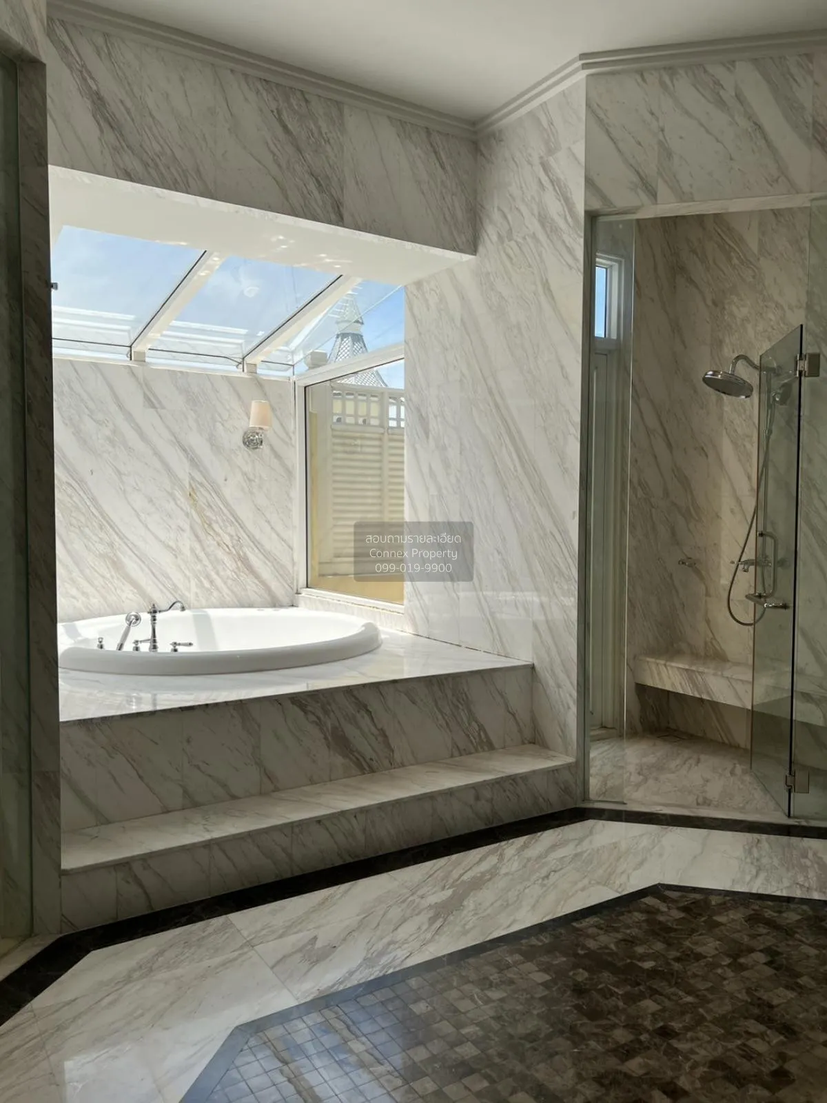 (วิวทะเลสาปหมู่บ้าน) ขายบ้าน  เดอะ รอยัล เรสซิเดนท์ วิวแม่น้ำ จรเ