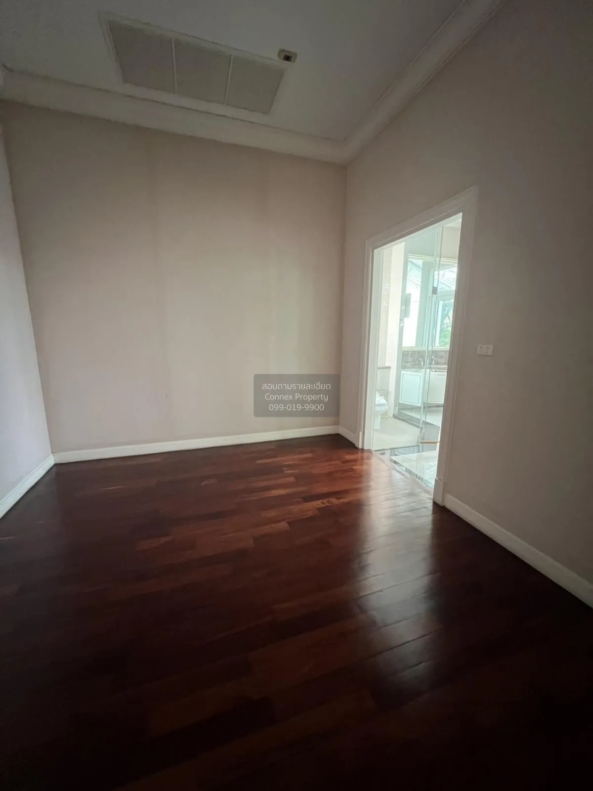 (วิวทะเลสาปหมู่บ้าน หลังมุม) ขายบ้าน  เดอะ รอยัล เรสซิเดนท์ จรเข้