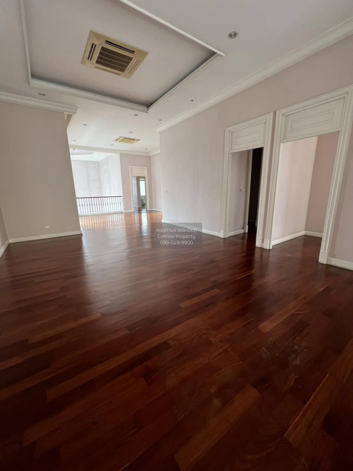 (วิวทะเลสาปหมู่บ้าน หลังมุม) ขายบ้าน  เดอะ รอยัล เรสซิเดนท์ จรเข้