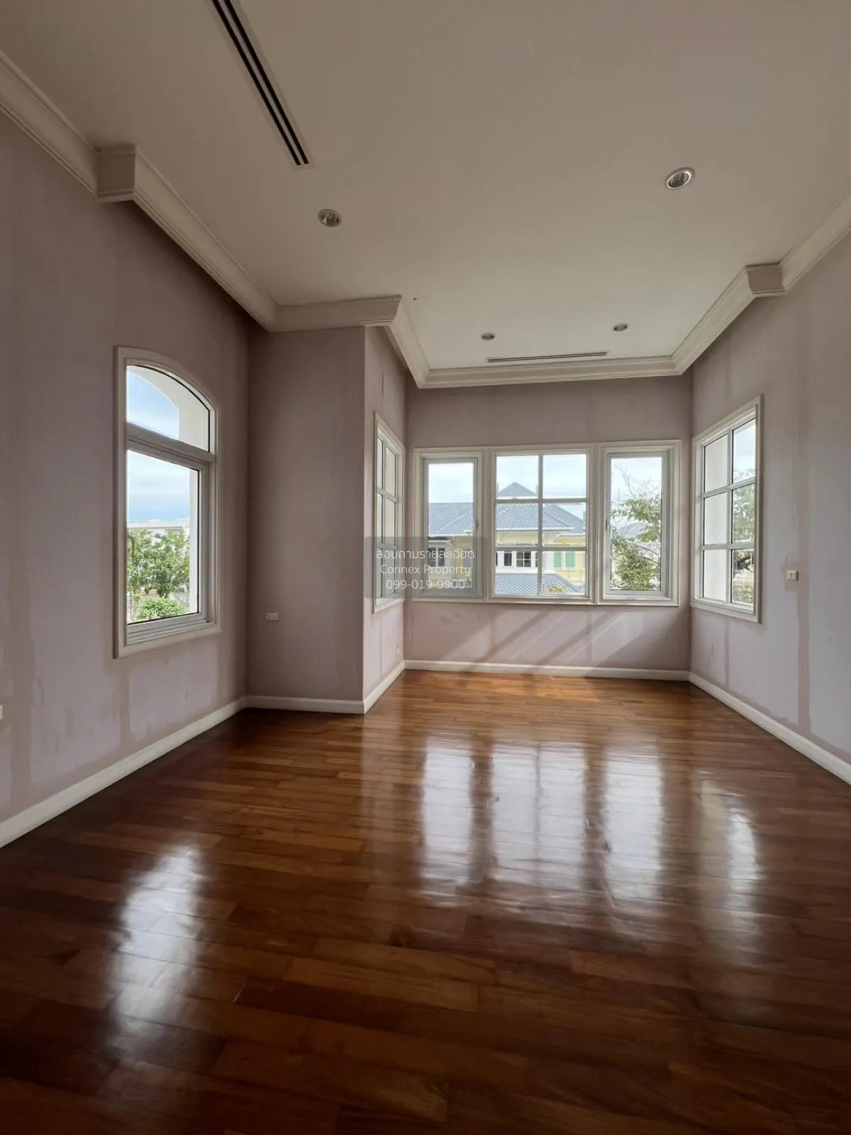 (วิวทะเลสาปหมู่บ้าน หลังมุม) ขายบ้าน  เดอะ รอยัล เรสซิเดนท์ จรเข้