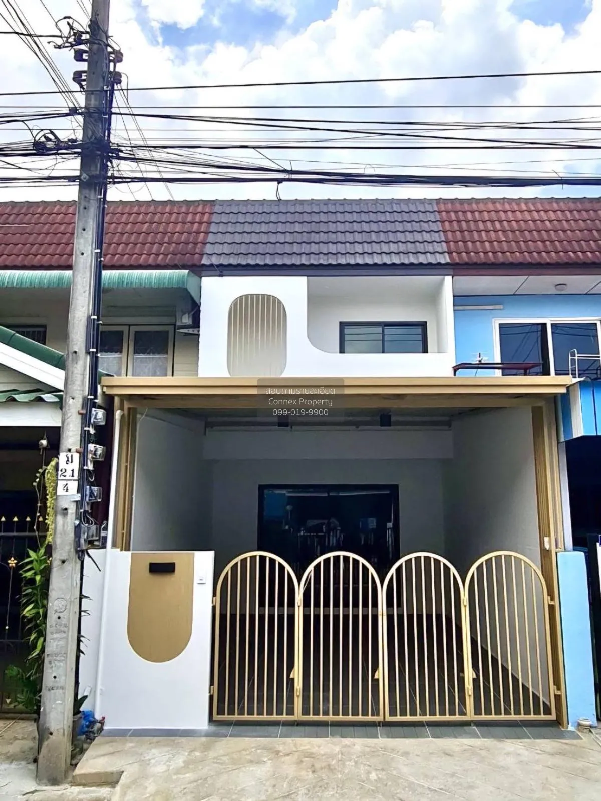 For Sale Townhouse/Townhome  , Manorom 2 , newly renovated , Sam  1