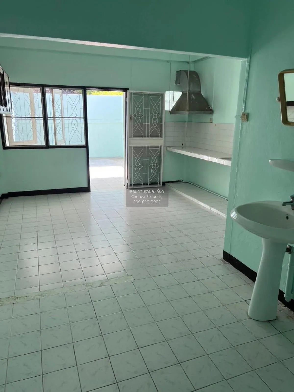 For Sale Townhouse/Townhome  , Chairoeng Sirikul 2 , MRT-Si Nut ,