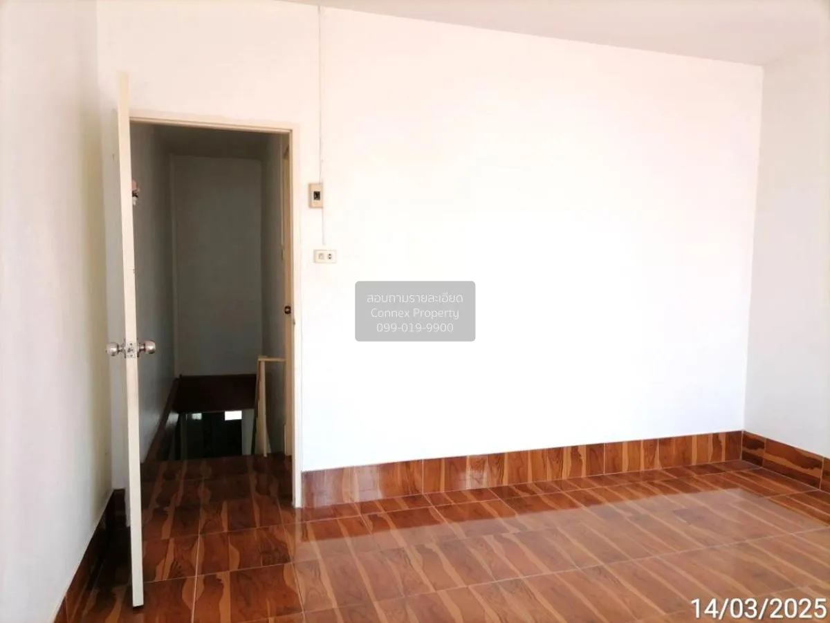 For Sale Townhouse/Townhome  , Family Park Sukprayoon Napa , Na P