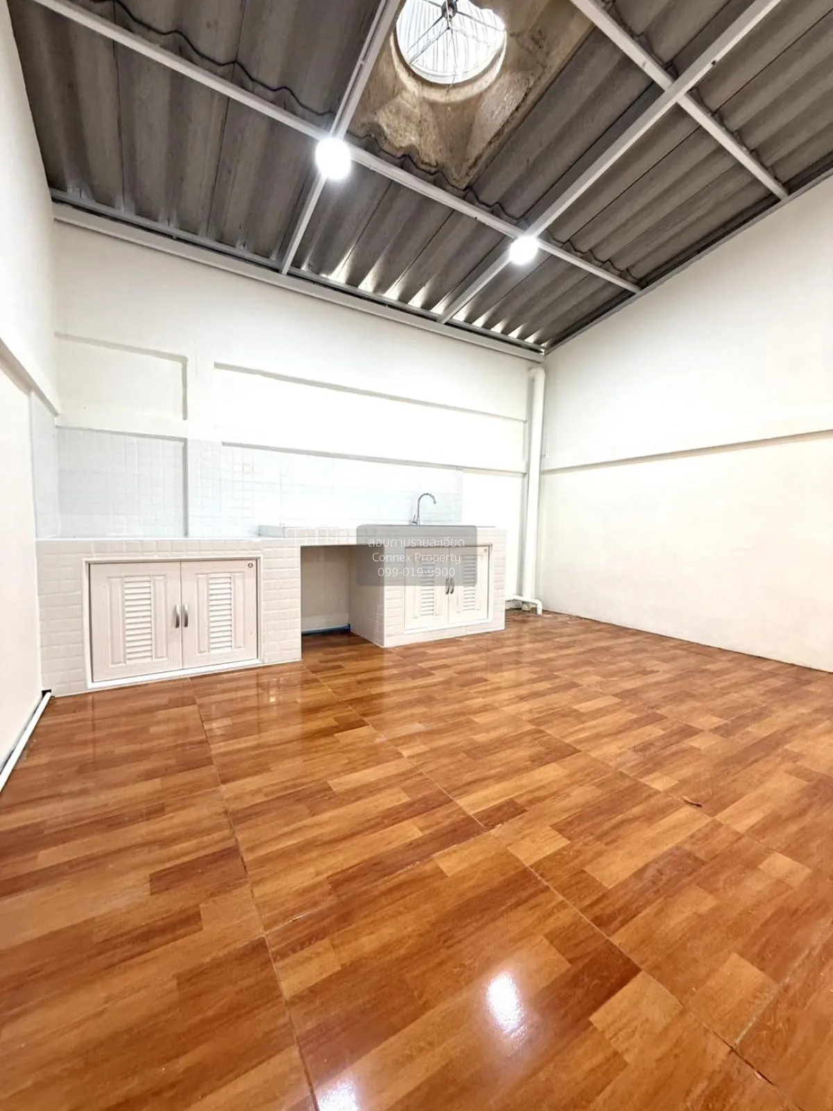 For Sale Townhouse/Townhome  , Baan Siwarat 1 , wide frontage , n