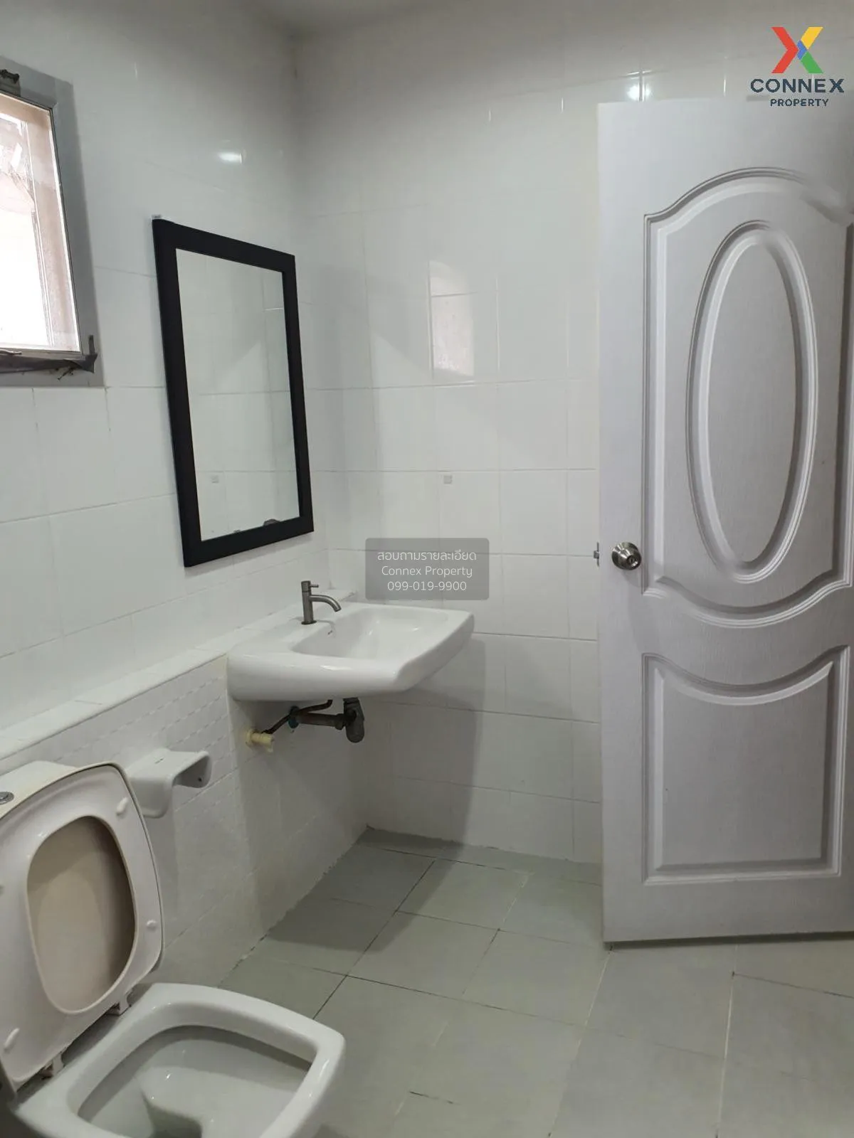 For Sale Townhouse/Townhome  , D Bangtorad Rama2 , wide frontage 