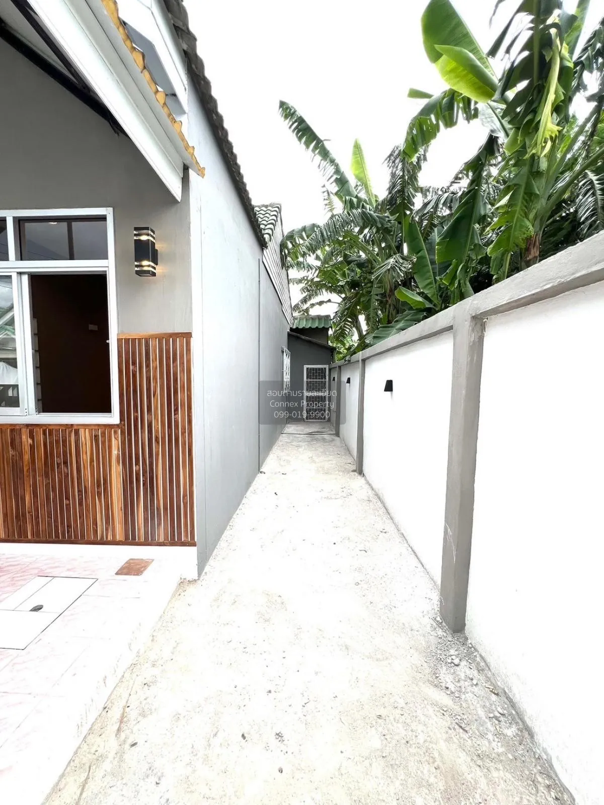 For Sale Nattaya Bangpla Village , corner unit , wide frontage ,  2