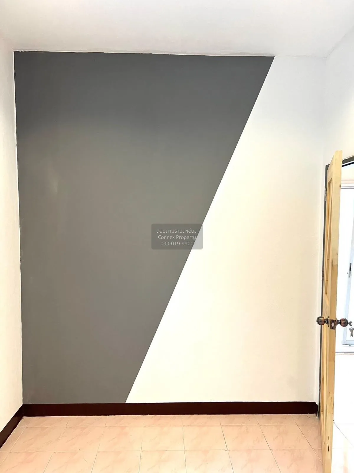 For Sale Nattaya Bangpla Village , corner unit , wide frontage , 