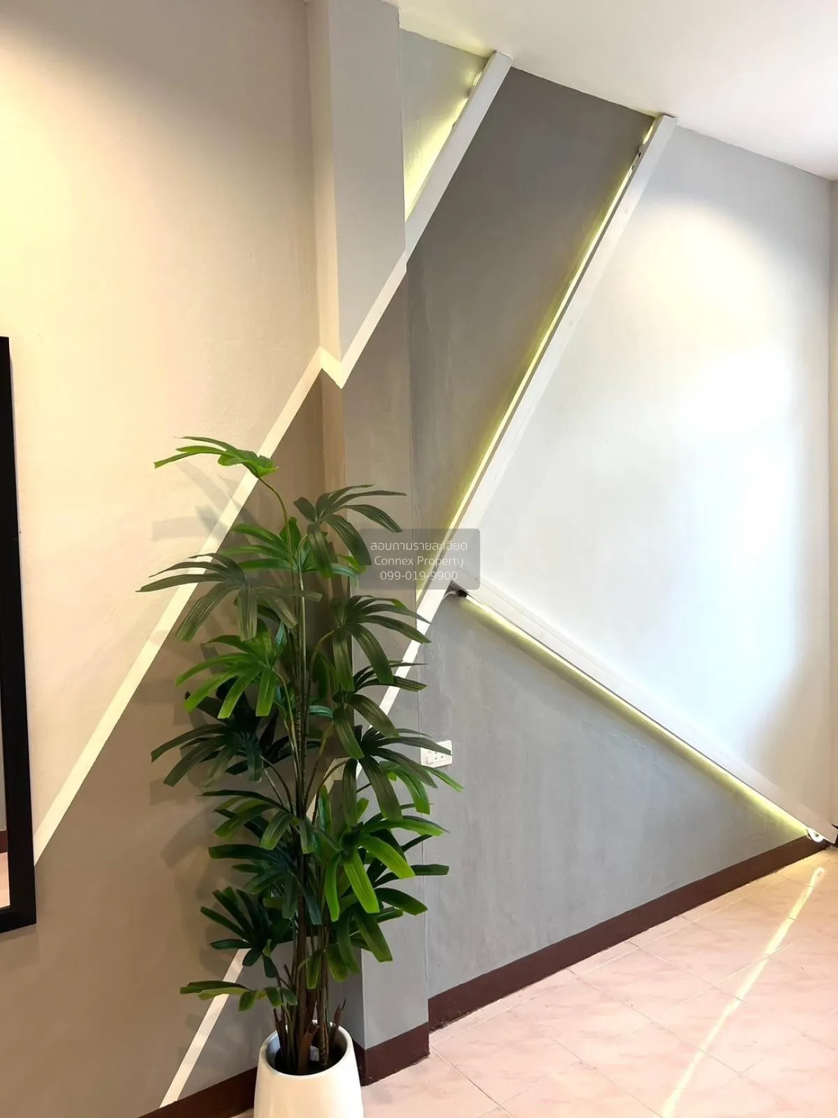 For Sale Nattaya Bangpla Village , corner unit , wide frontage , 