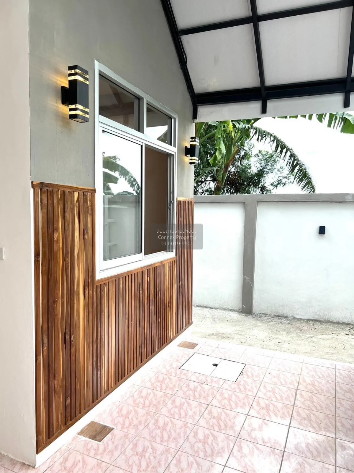 For Sale Nattaya Bangpla Village , corner unit , wide frontage , 