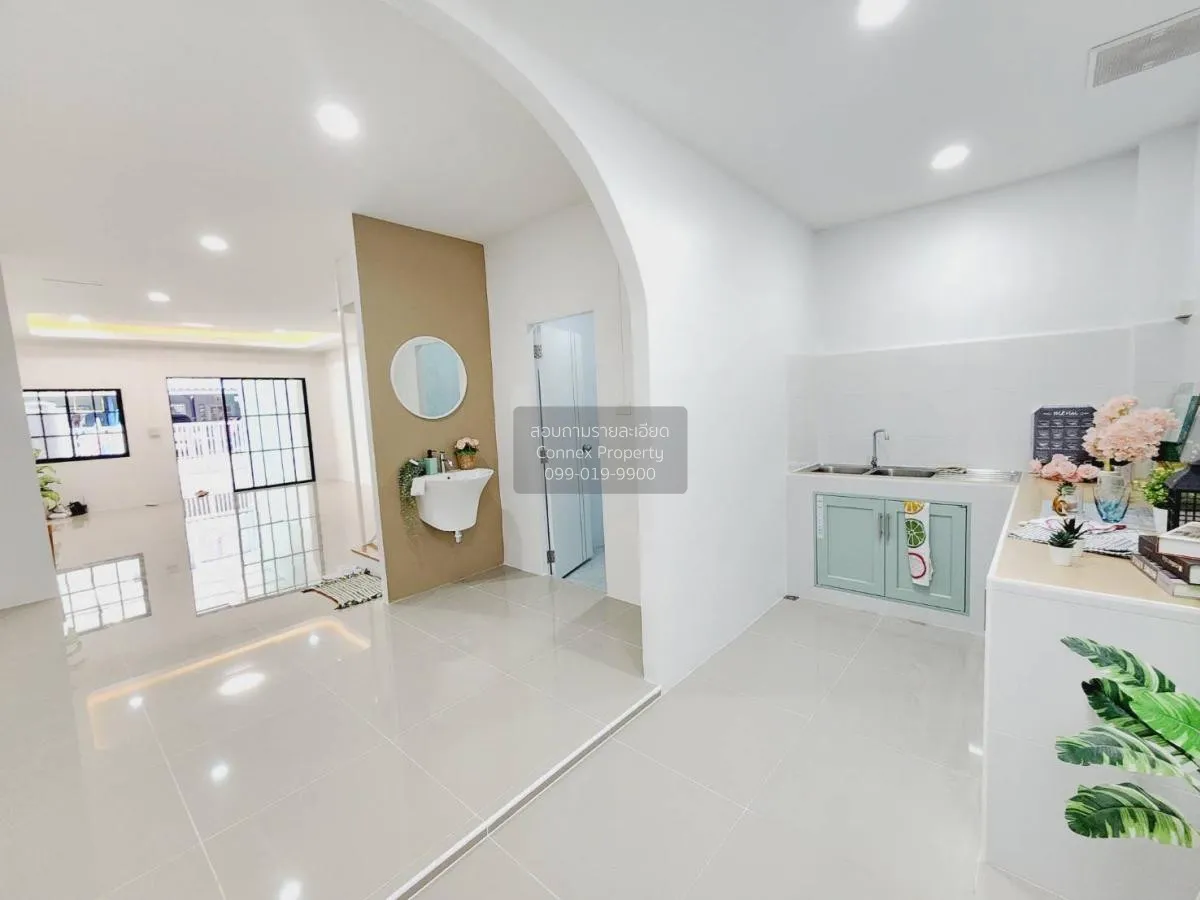 ขายทาวน์เฮ้าส์/ทาวน์โฮม  บ้านอยู่เจริญ 3 รีโนเวทใหม่ BTS-คูคต ลำล