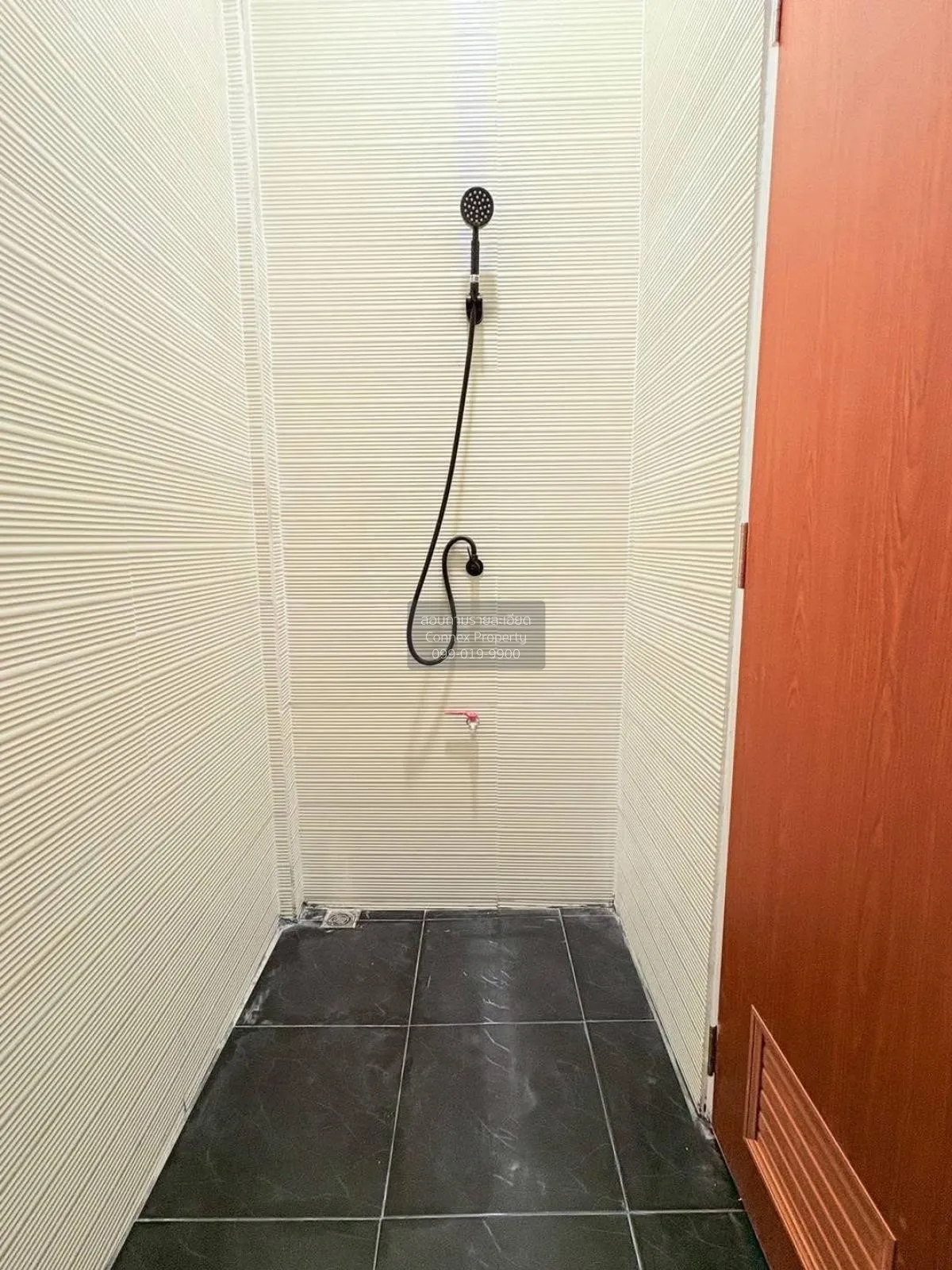 ขายทาวน์เฮ้าส์/ทาวน์โฮม  หมู่บ้านธารทอง 2 รีโนเวทใหม่ บางรักพัฒนา