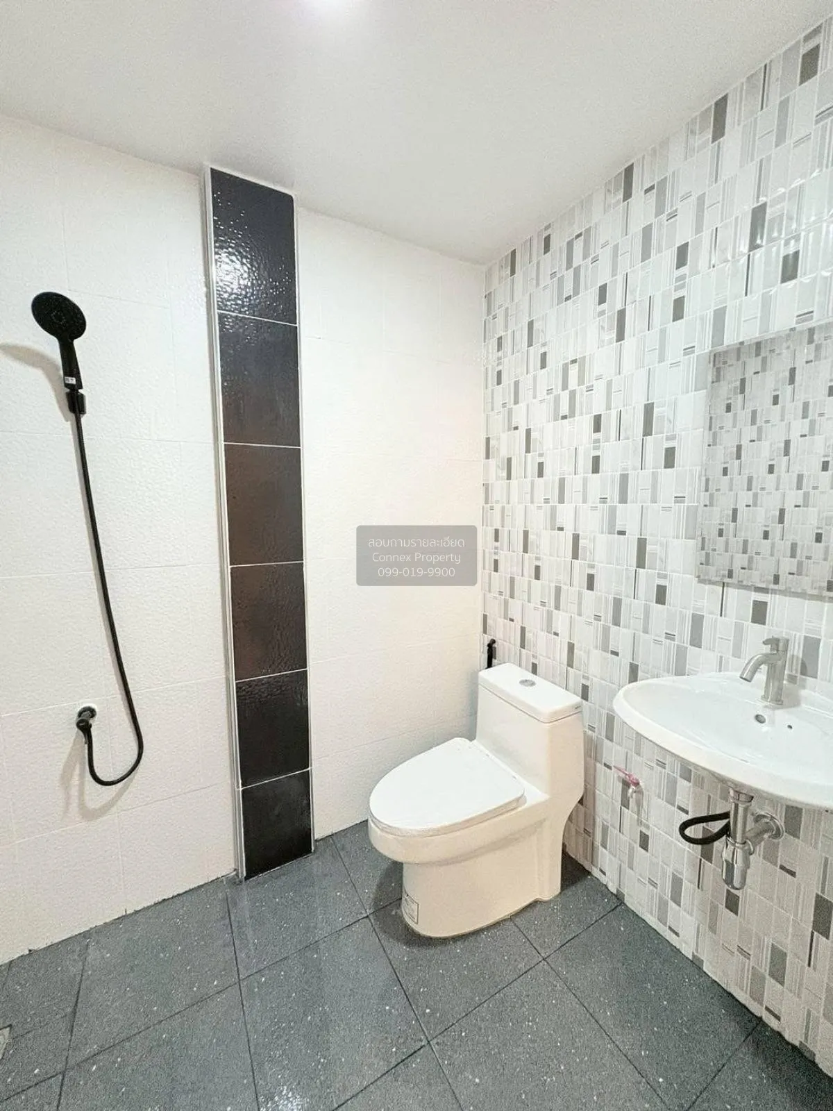 For Sale Townhouse/Townhome  , Baan Promjit , newly renovated , B