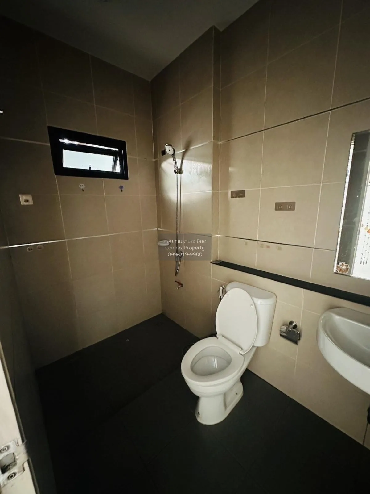 ขายทาวน์เฮ้าส์/ทาวน์โฮม  หมู่บ้านสกายไลน์ อมตะ มาบยางพร ปลวกแดง ร