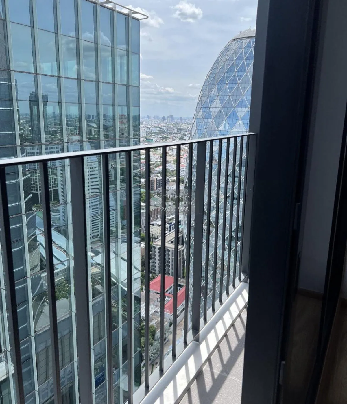 ขายคอนโด  โนเบิล อราวน์ อารีย์ ชั้นสูง BTS-อารีย์ สามเสนใน เขต พญ