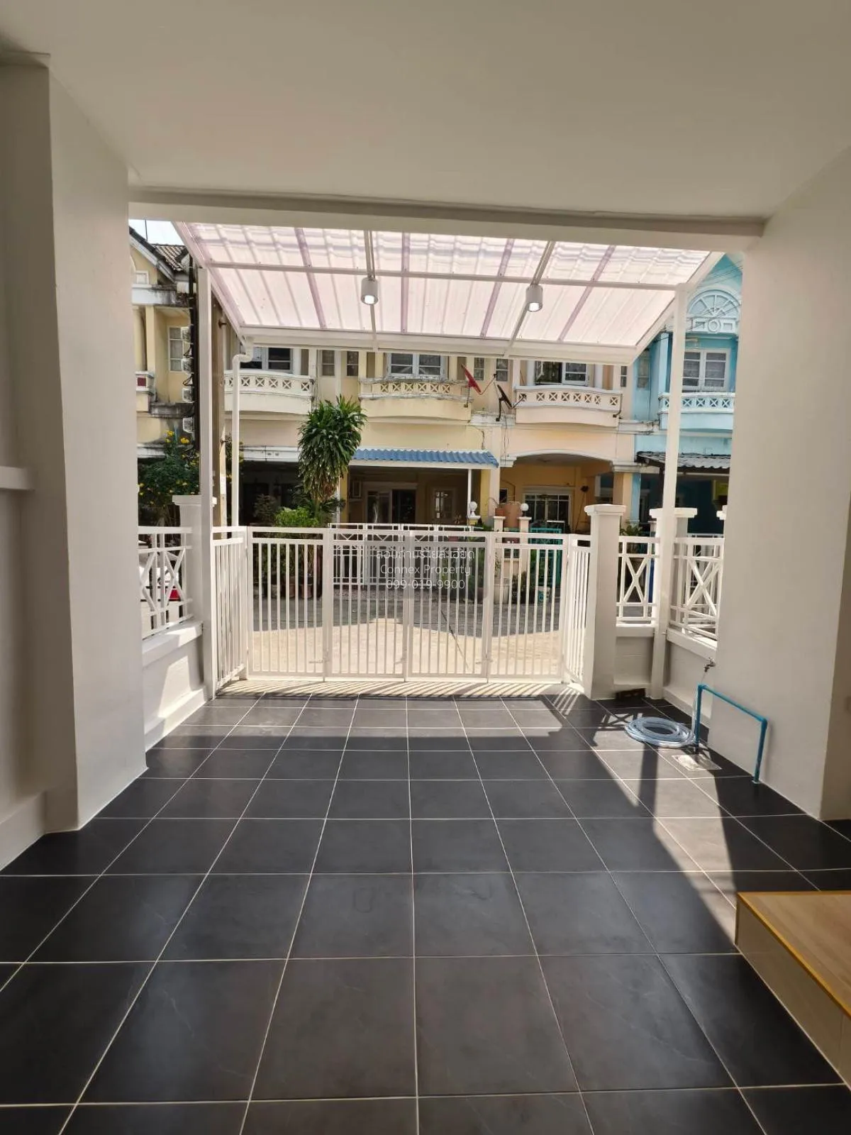 ขายทาวน์เฮ้าส์/ทาวน์โฮม  นันทนาการ์เด้นท์ มณีรินทร์ เลค แอนด์ พาร 3