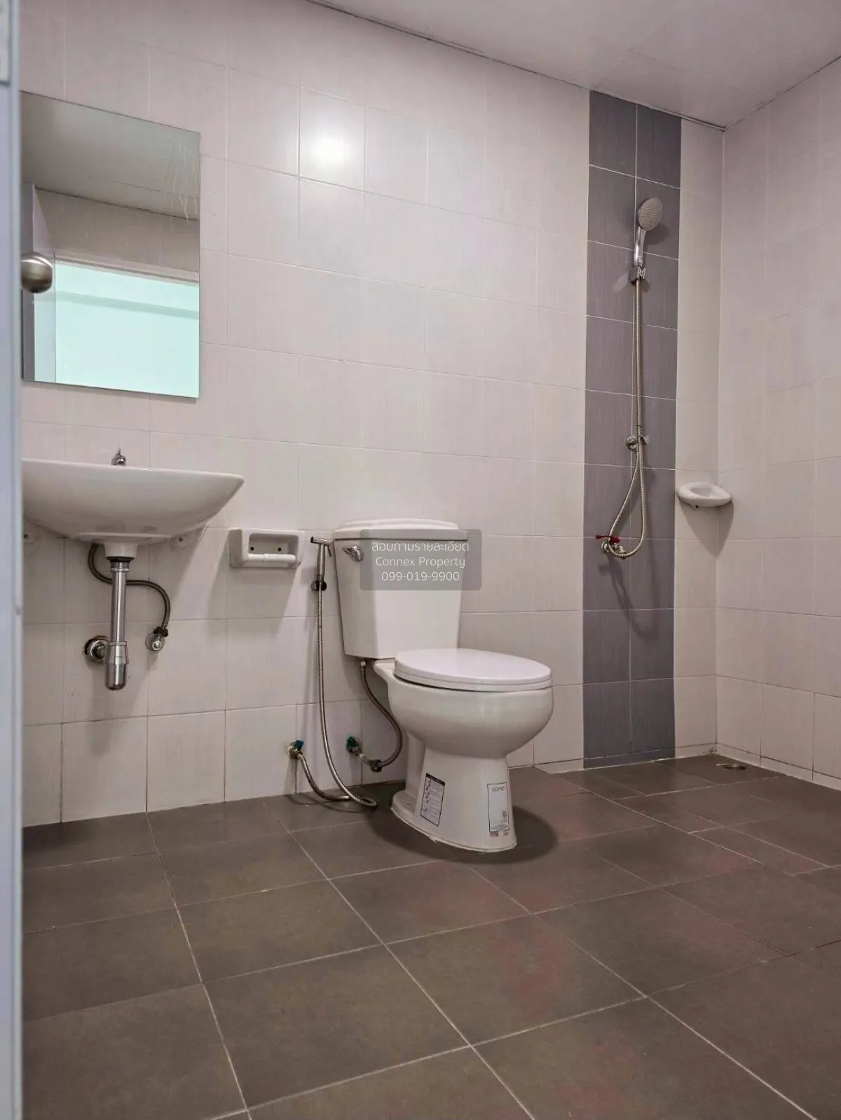 For Sale 3.5-storey commercial building , Mueang Chon Buri , Chon