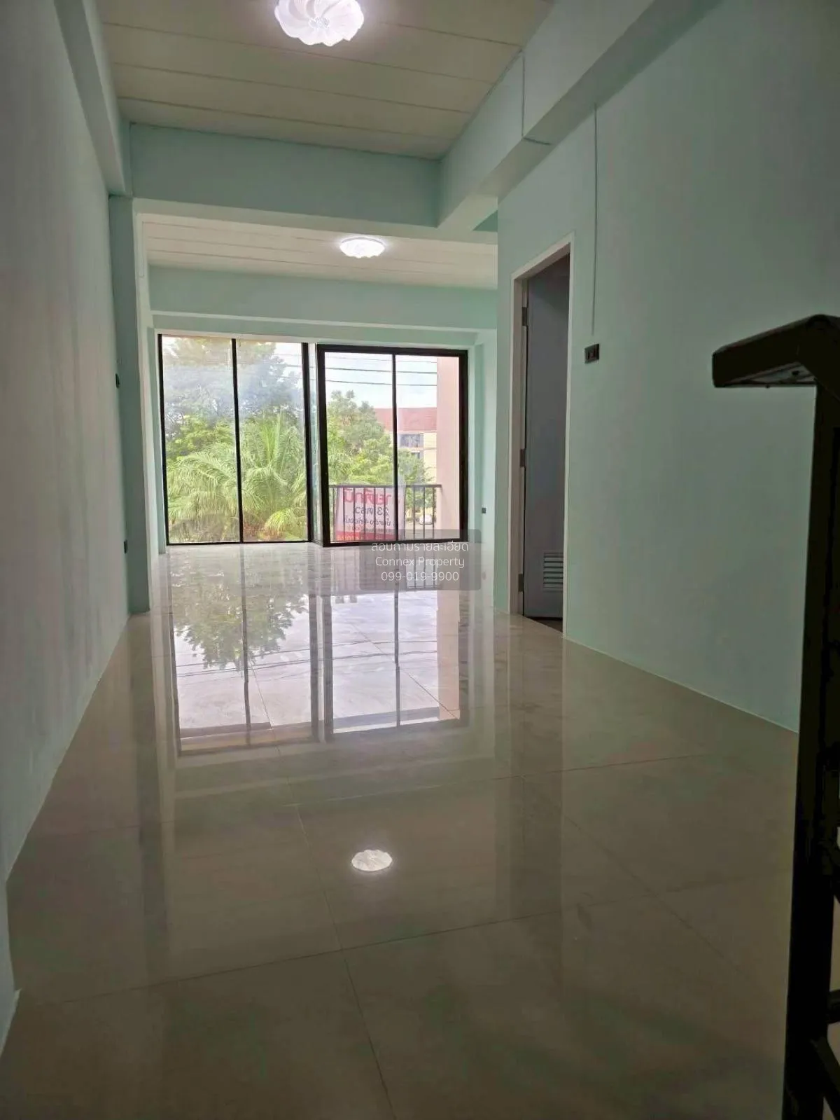 For Sale 3.5-storey commercial building , Mueang Chon Buri , Chon