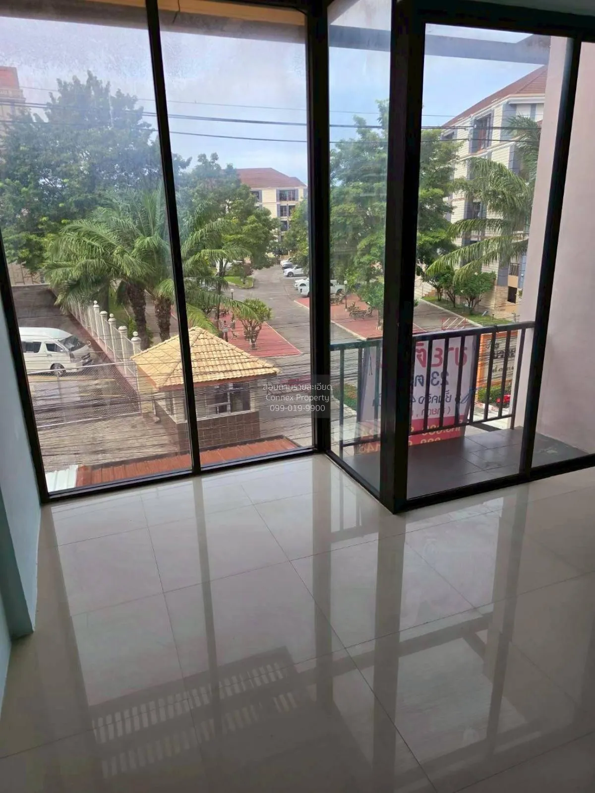 For Sale 3.5-storey commercial building , Mueang Chon Buri , Chon