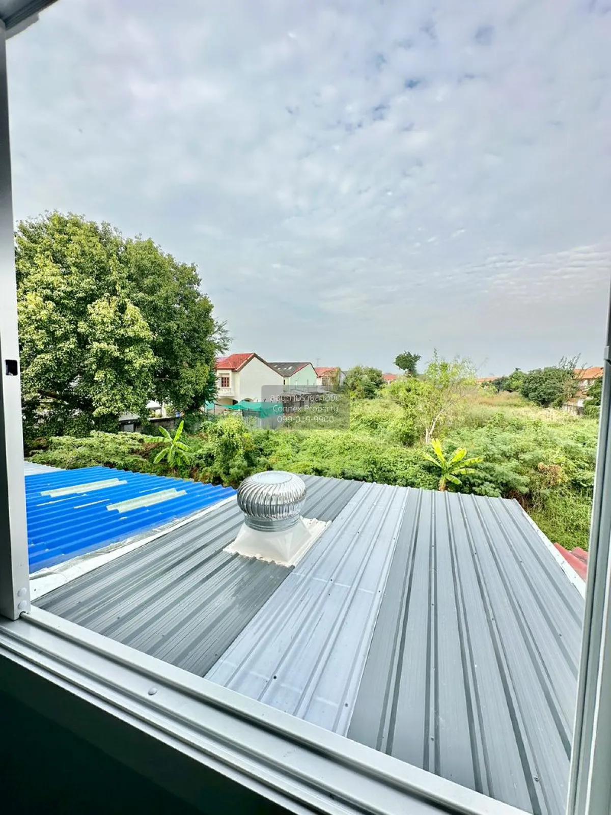 For Sale Townhouse/Townhome  , Baan Piya Wararom 3  , newly renov