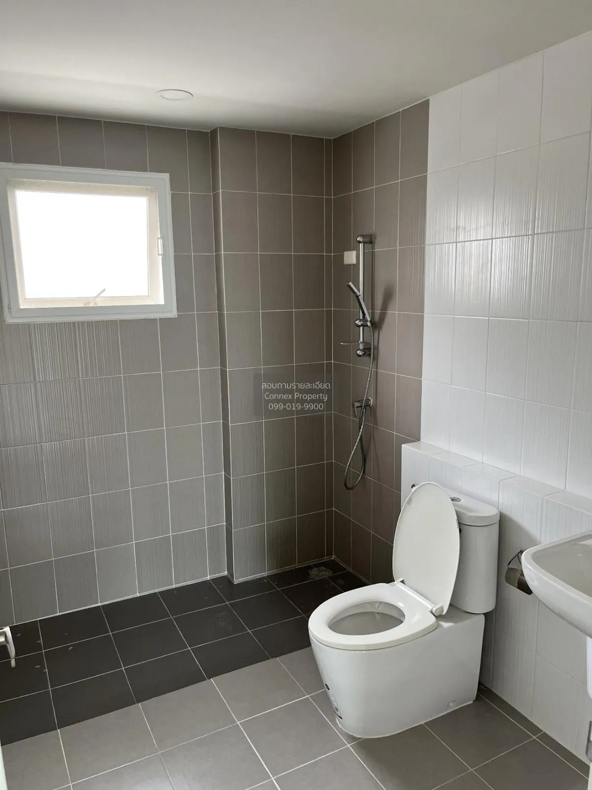 ขายบ้าน  เซนโทร พระราม 9 - มอเตอร์เวย์ คลองสองต้นนุ่น เขต ลาดกระบ