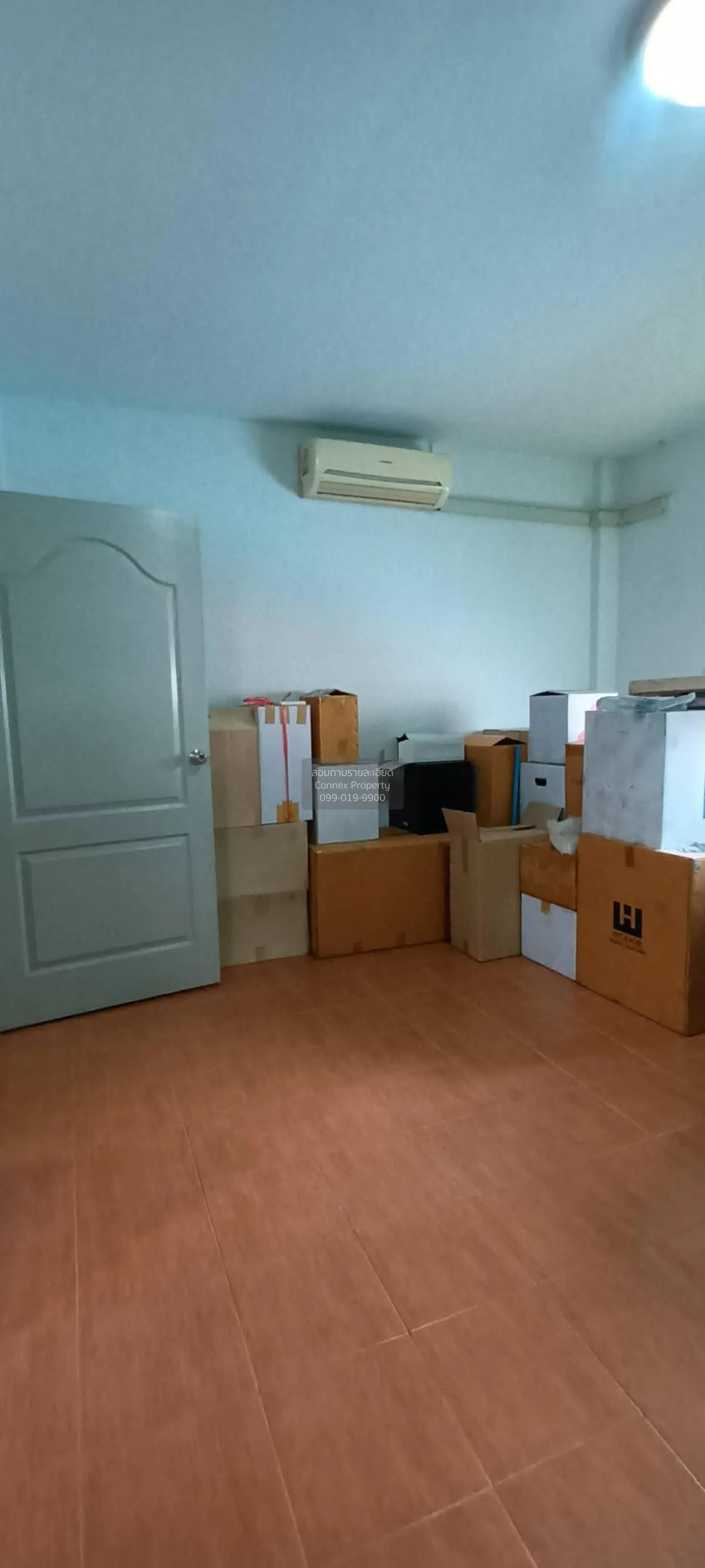 ขายทาวน์เฮ้าส์/ทาวน์โฮม  บ้านนิรันดร์สิริ ร่มเกล้า - สุวรรณภูมิ ค 2