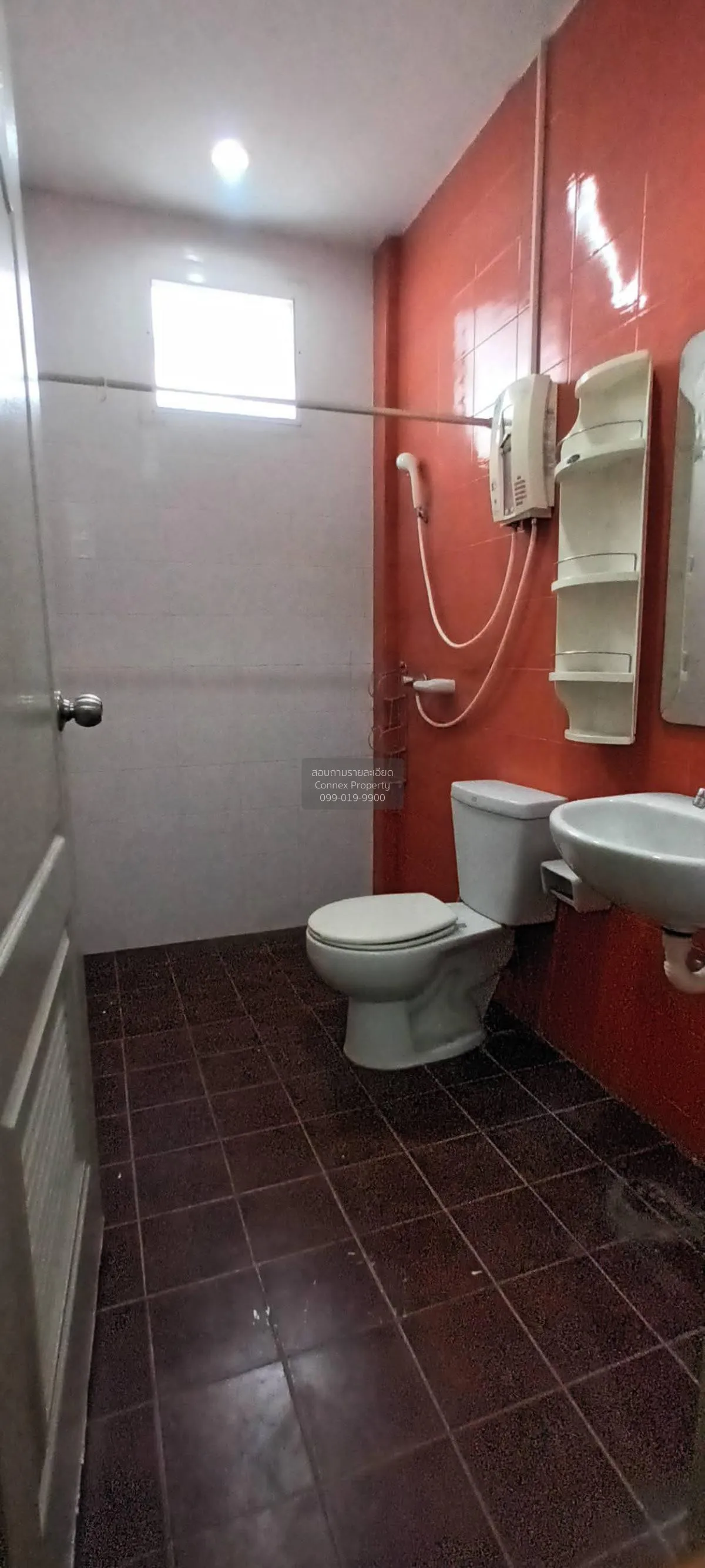 ขายทาวน์เฮ้าส์/ทาวน์โฮม  บ้านนิรันดร์สิริ ร่มเกล้า - สุวรรณภูมิ ค