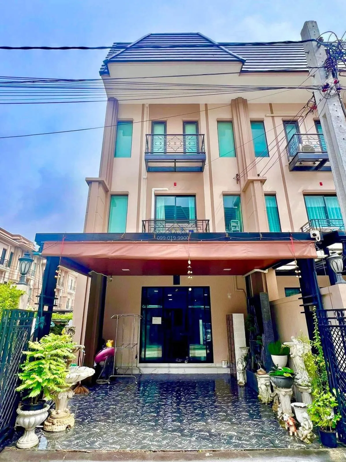 ขายทาวน์เฮ้าส์/ทาวน์โฮม  ดิ ไอเฟล รามคำแหง - กรุงเทพกรีฑา ราษฎร์พ 2