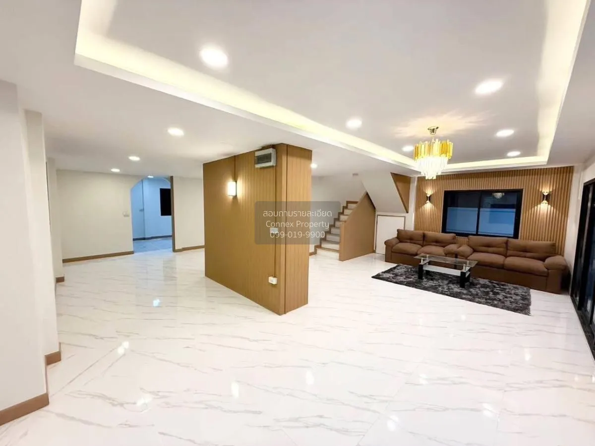 ขายบ้าน  เพชรมณฑลกรีน บางบอน 5 หน้ากว้าง รีโนเวทใหม่ หนองแขม เขต  4