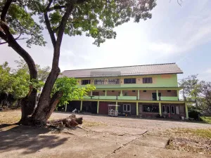 For Sale 32-room resort on 15 rai , Wang Khon Khwang , Khok Samrong , Lop Buri , CX-133068