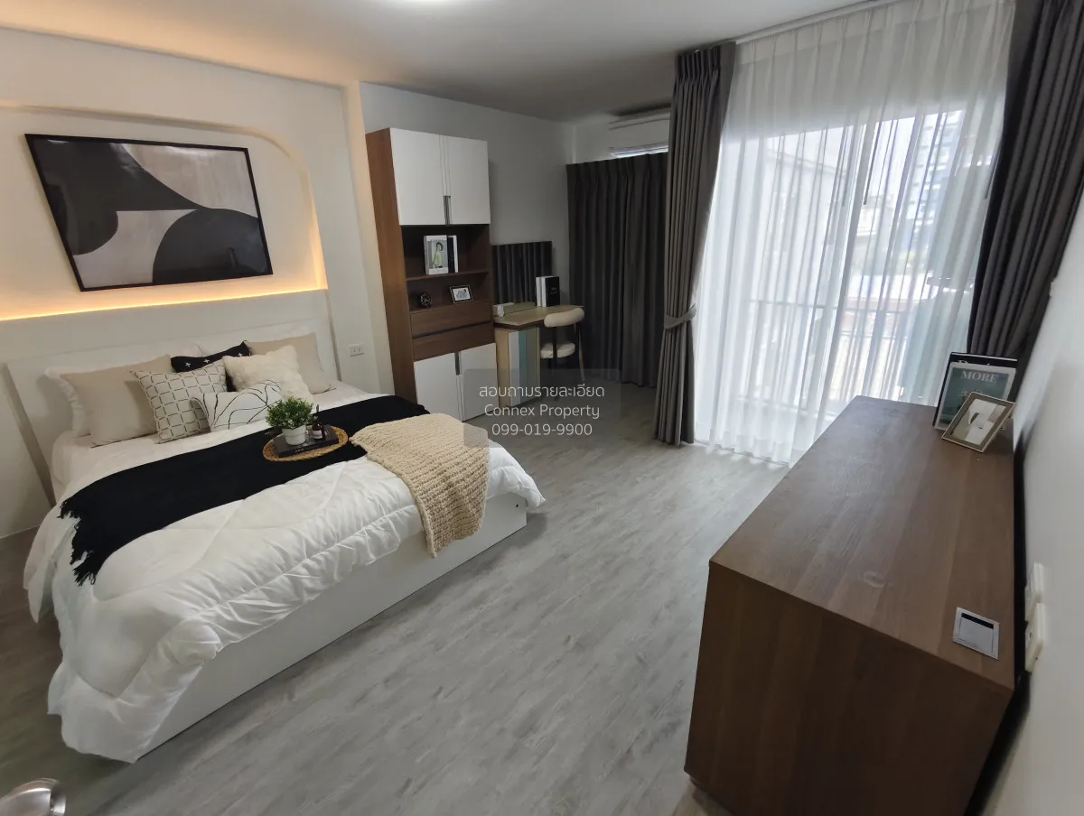 For Sale Condo , Kensington Bearing , newly renovated , BTS-Beari