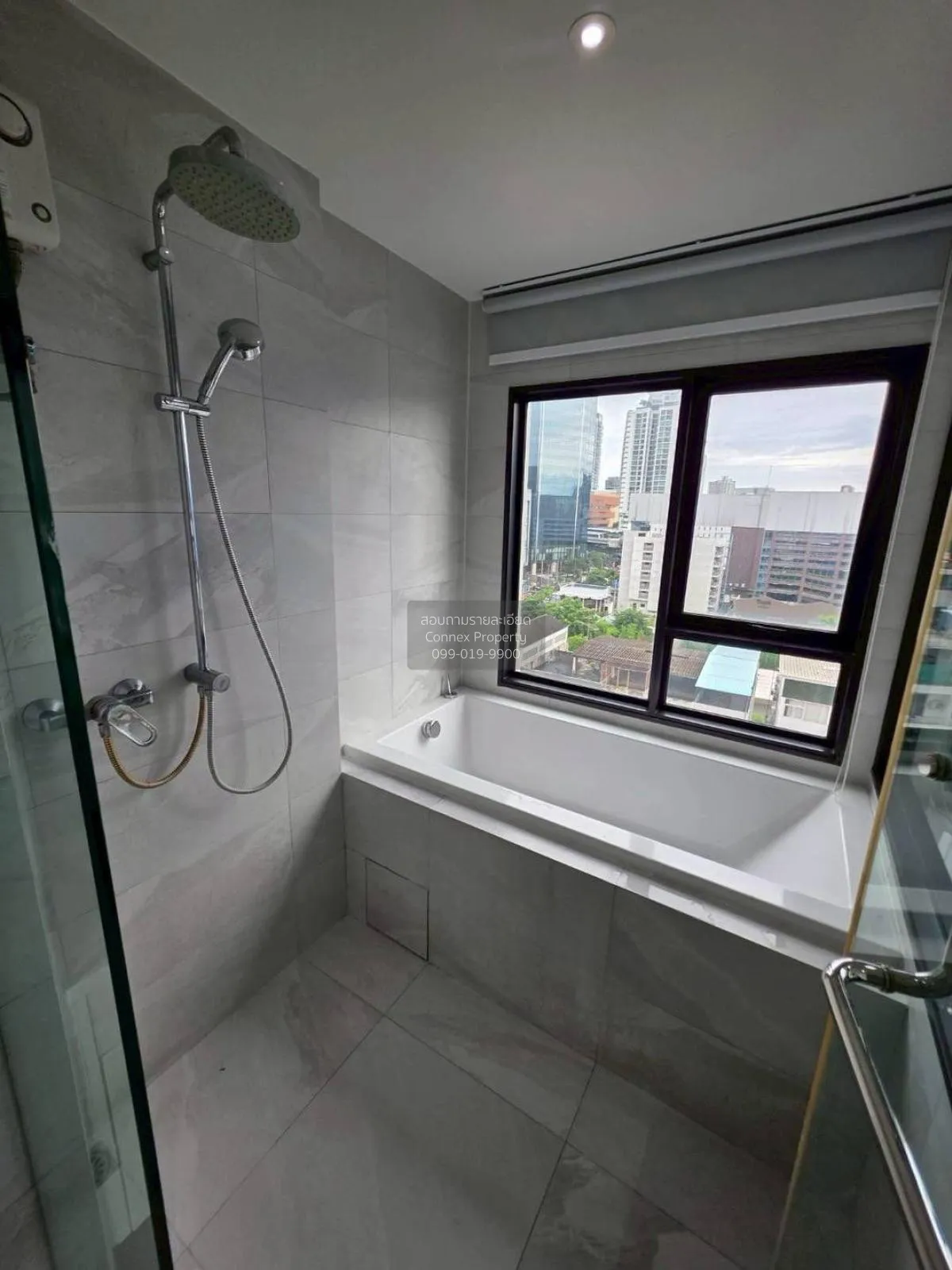 For Rent Condo , RHYTHM Ekkamai , nice view , corner unit , wide 