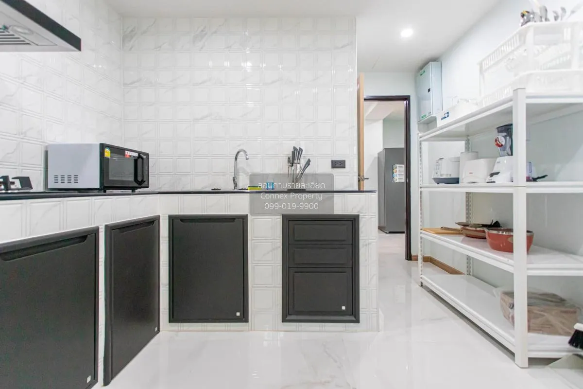 เช่าวิลล่าหรูสระว่ายน้ำส่วนตัว ดีไซน์ทันสมัย ดินแดง เขต ดินแดง กร