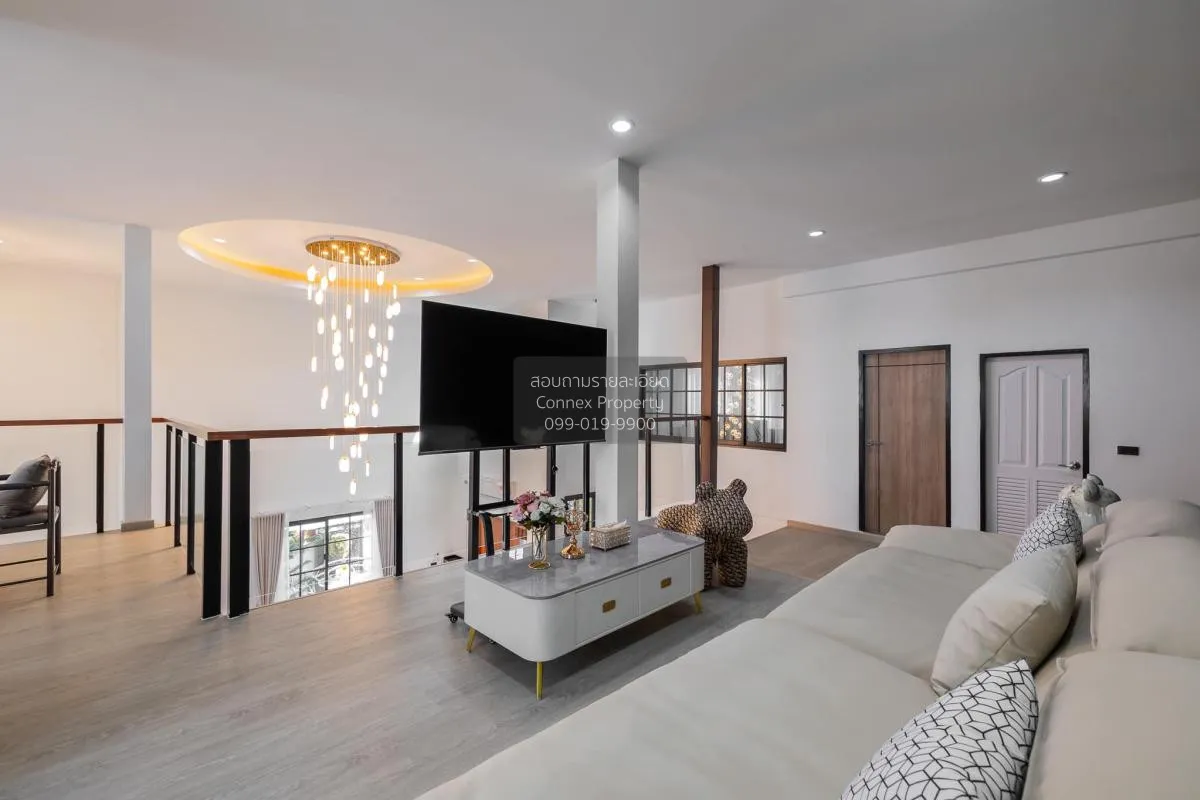 เช่าวิลล่าหรูสระว่ายน้ำส่วนตัว ดีไซน์ทันสมัย ดินแดง เขต ดินแดง กร