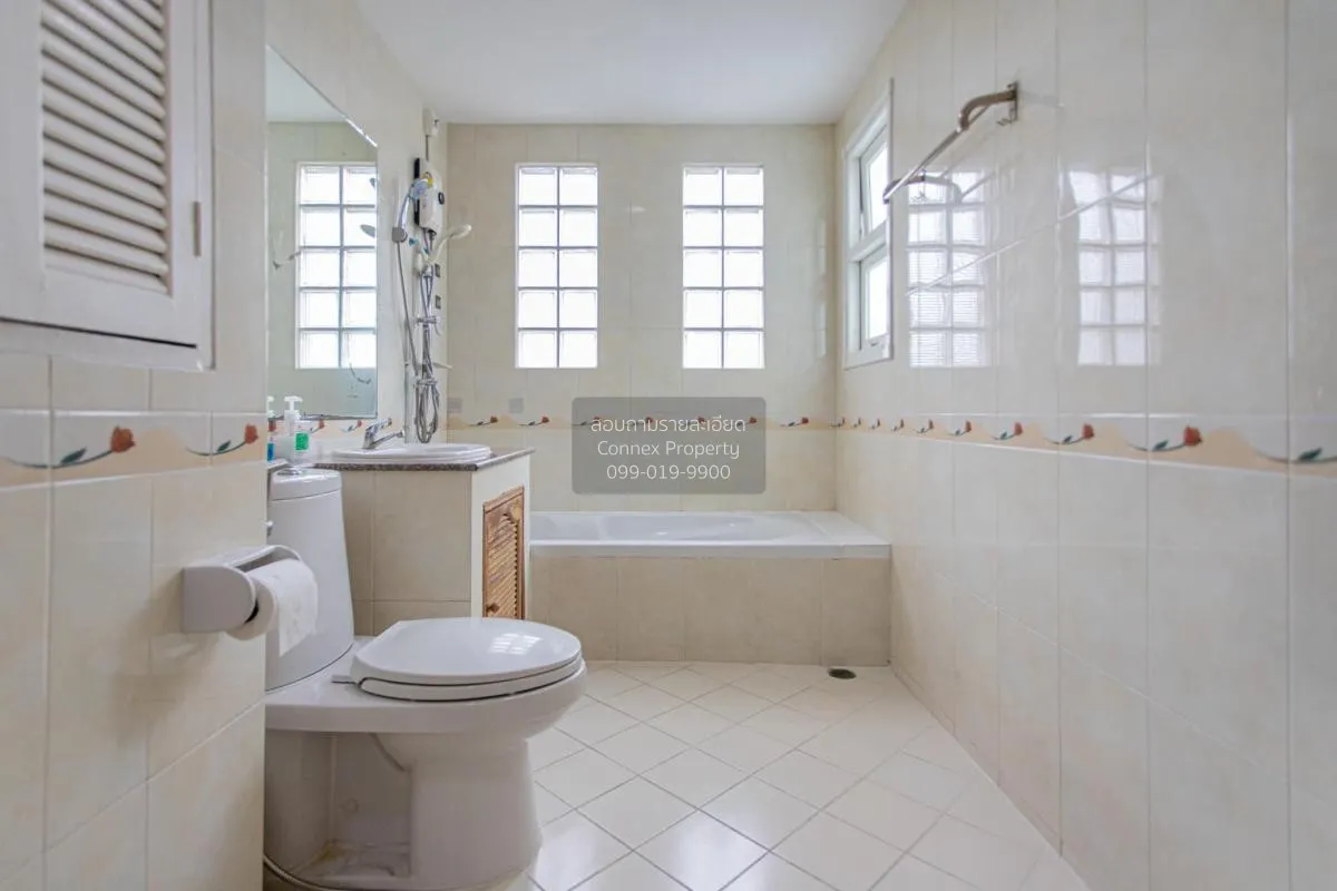 For Rent Modern Luxury Private Pool villa @Ratchada , Ratchadaphi