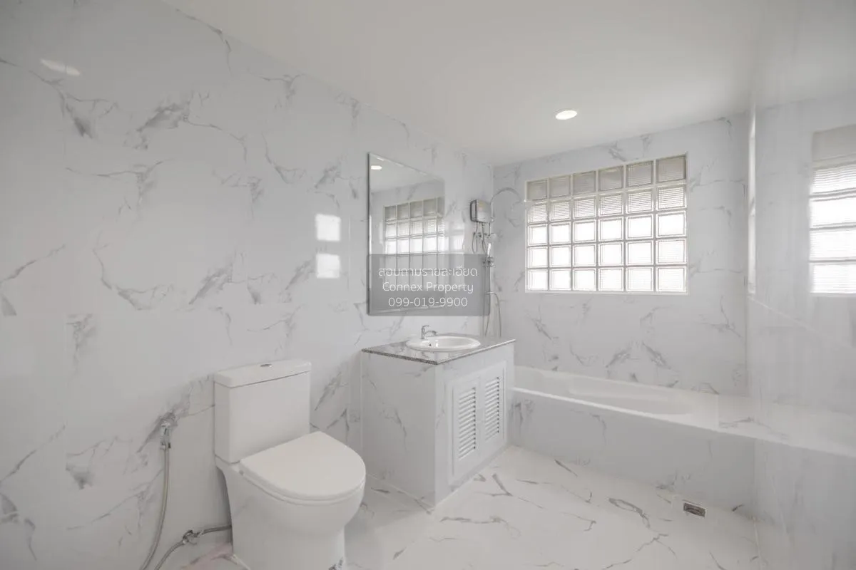 เช่าวิลล่าหรูสระว่ายน้ำส่วนตัว ดีไซน์ทันสมัย @รัชดาภิเษก รัชดาภิเ