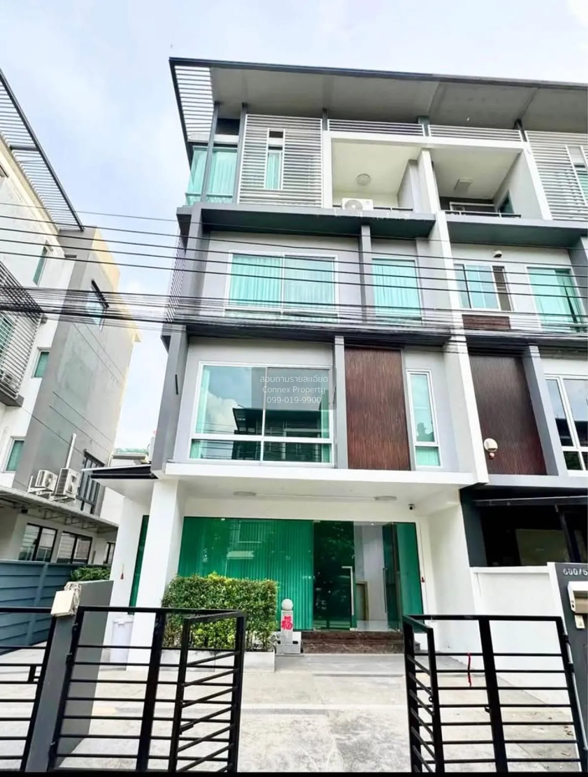 For Sale Townhouse/Townhome  , B-Square Rama 9 - Mengjai , newly  1