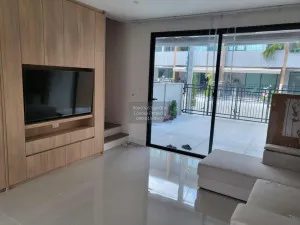 ขายทาวน์เฮ้าส์/ทาวน์โฮม  บ้านกลางเมือง สุขุมวิท - อ่อนนุช MRT-สุขุมวิท ประเวศ เขต ประเวศ กรุงเทพ CX-133886