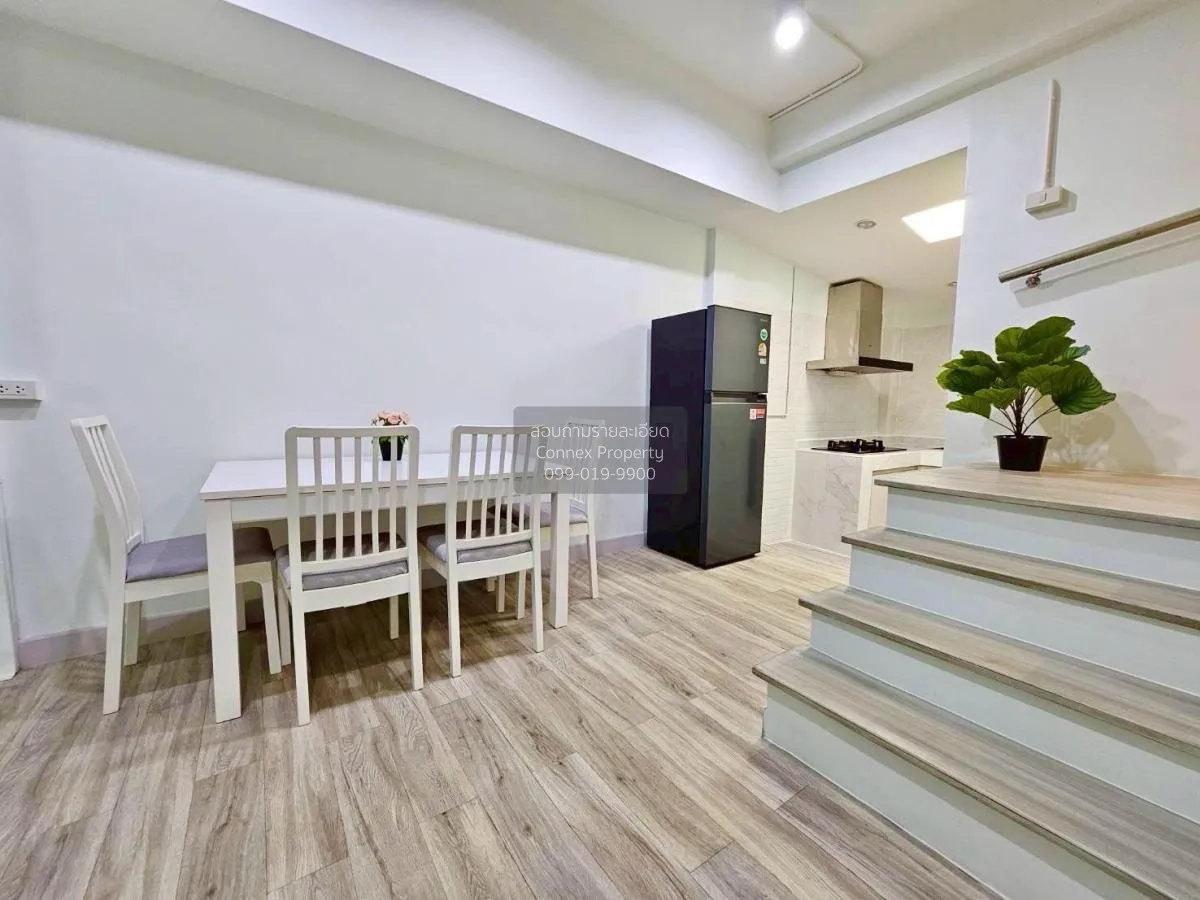 For Rent 3 - storey commercial area 165 square meters Soi Sukhumv