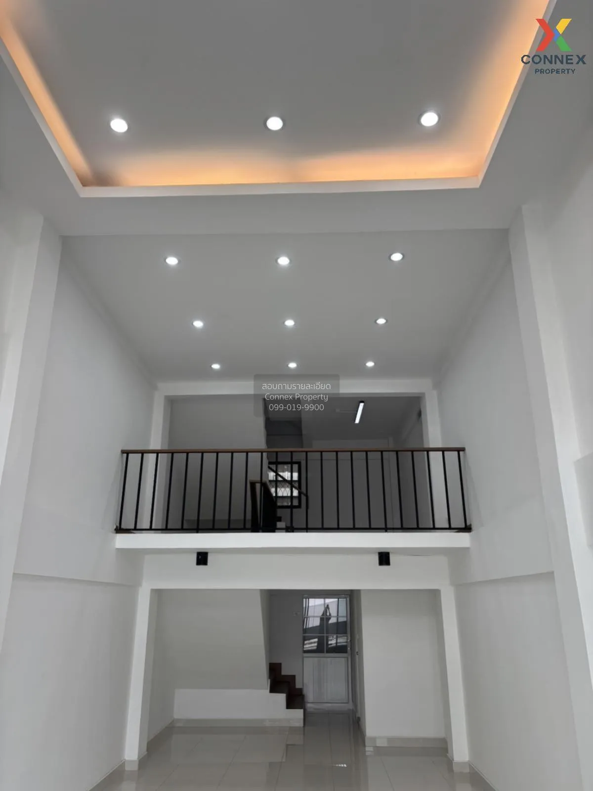 For Rent Commercial building at the entrance of Soi On Nut 47 , P 2