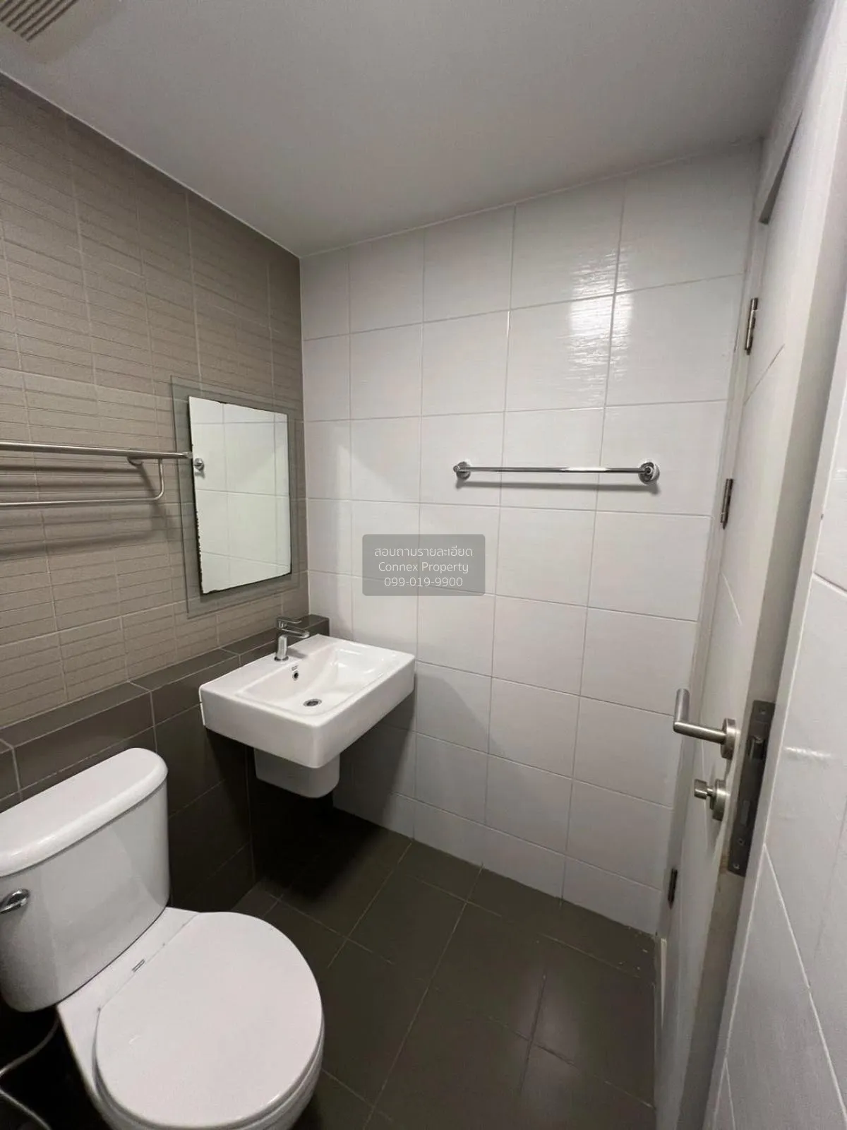 ขายคอนโด  ดีคอนโด แคมปัส ไฮด์อเวย์ คลองหนึ่ง คลองหลวง ปทุมธานี CX