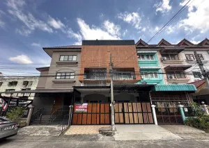 For Sale Townhouse/Townhome  , Amonpan 12 , wide frontage , newly renovated , Anusawari , Bang Khen , Bangkok , CX-134393