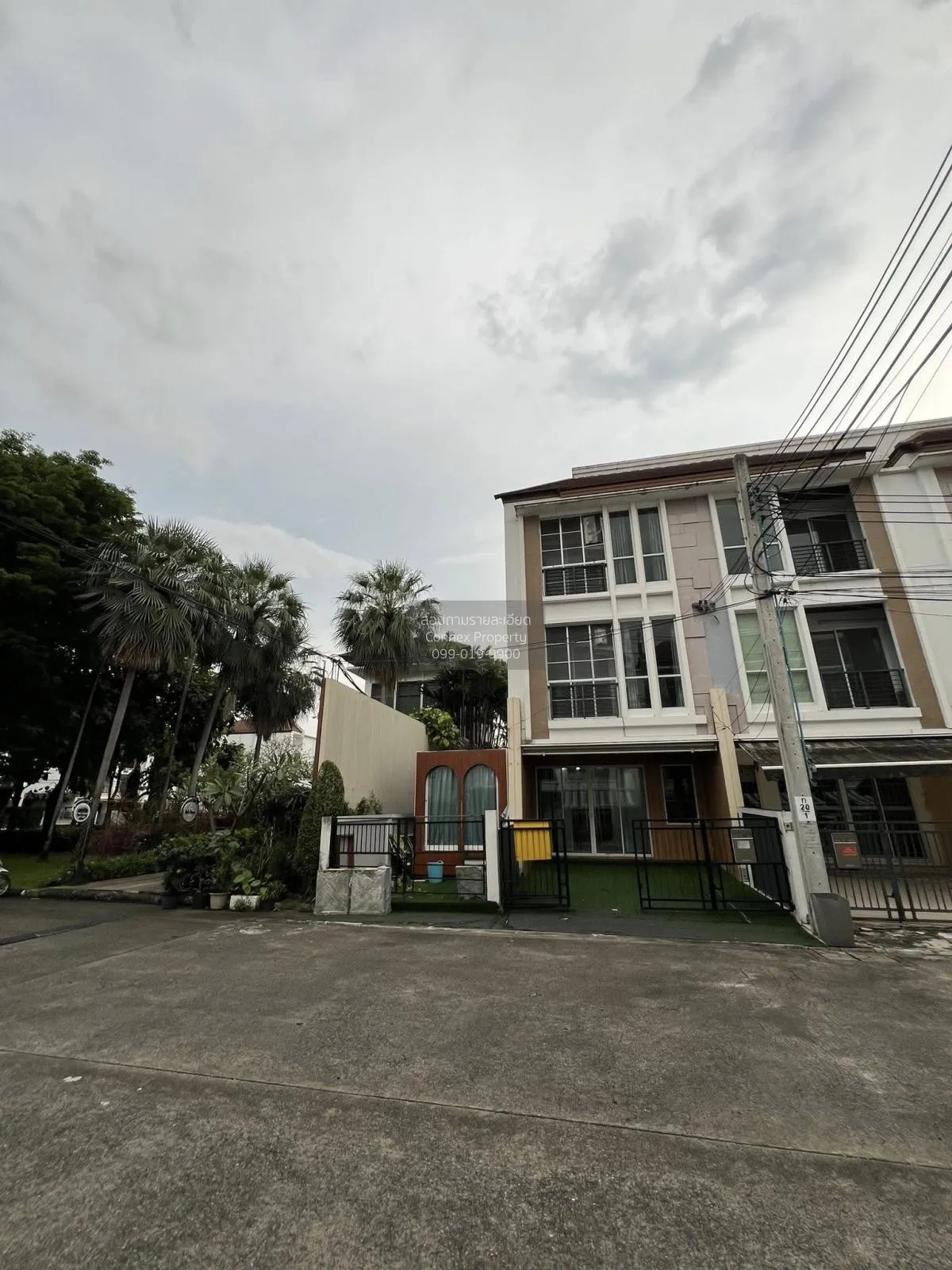 ขายทาวน์เฮ้าส์/ทาวน์โฮม  บ้านกลางเมือง เอส - เซ้นส์ ศรีนครินทร์ ห 1