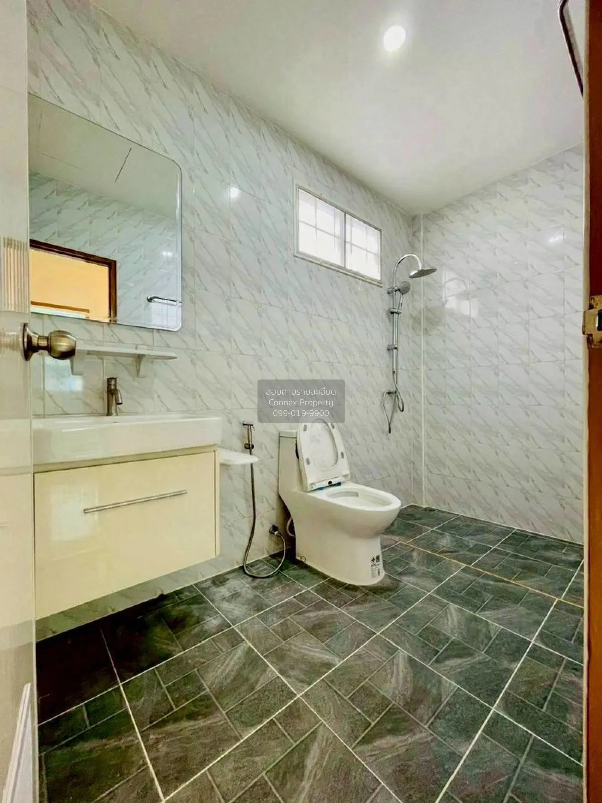 ขายทาวน์เฮ้าส์/ทาวน์โฮม  บัวทองธานี พาร์ค หน้ากว้าง บางบัวทอง บาง