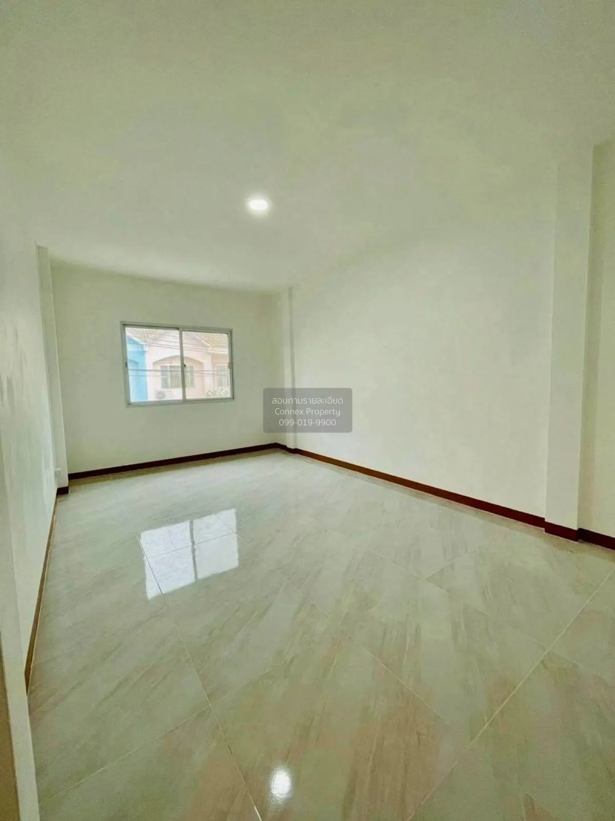 ขายทาวน์เฮ้าส์/ทาวน์โฮม  บัวทองธานี พาร์ค หน้ากว้าง บางบัวทอง บาง