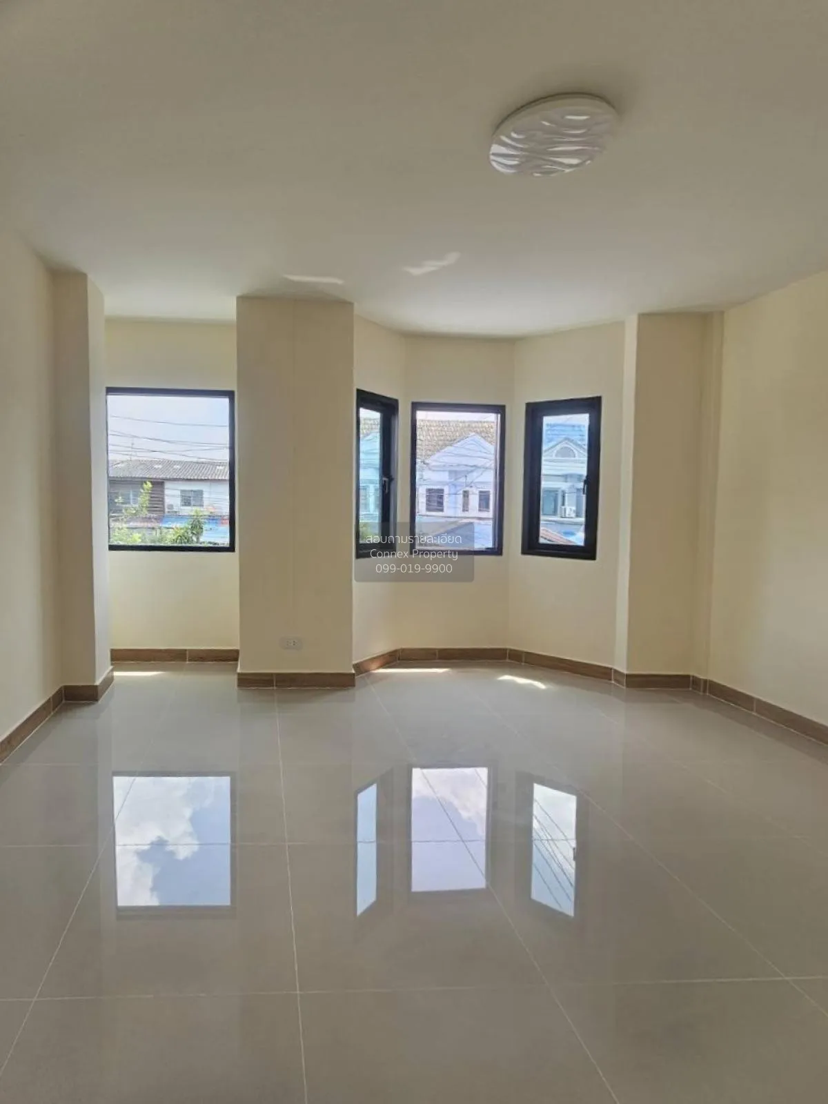 For Sale Townhouse/Townhome  , Town and Country , Krathum Rai , N