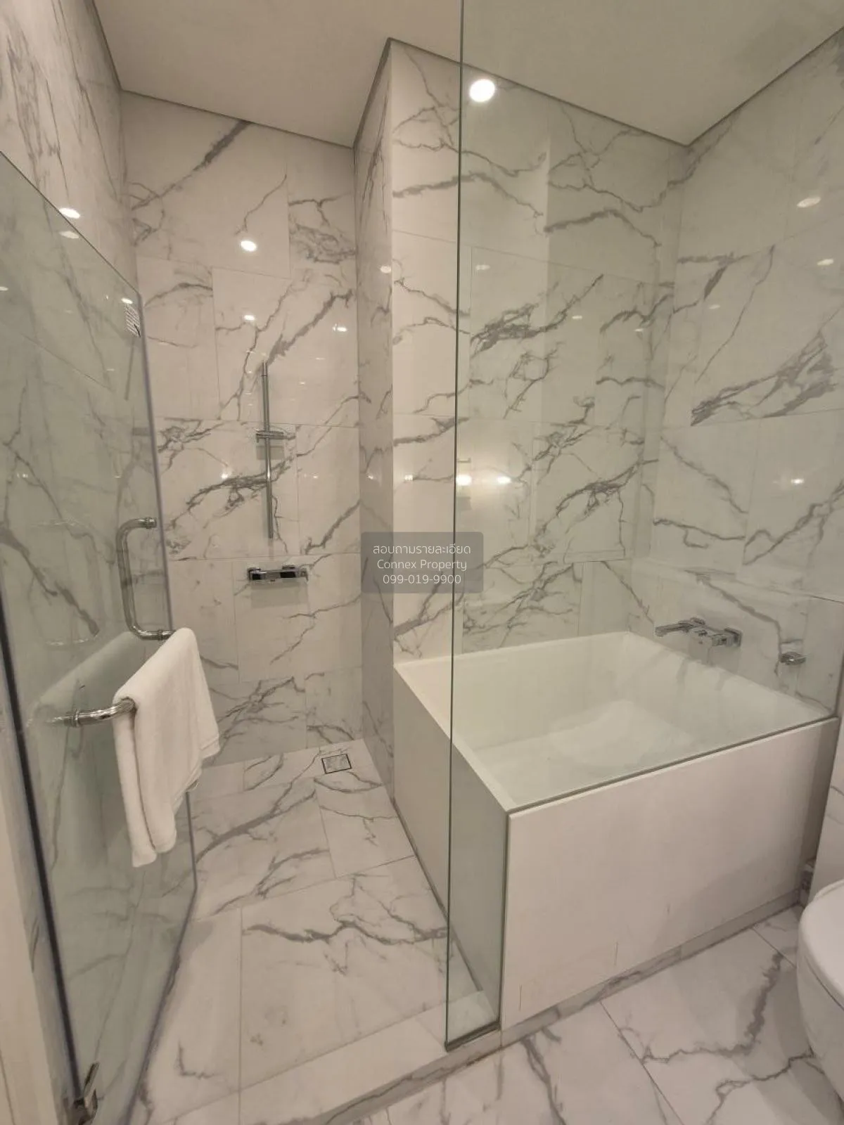 ขายคอนโด  ไซมิส พระราม 9 (แลนด์มาร์ค @MRTA Station) เพนท์เฮ้าส์ ห