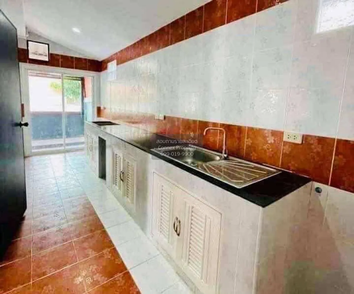 For Sale House , Siwarat 9 Bangbuathong , corner unit , wide fron 3